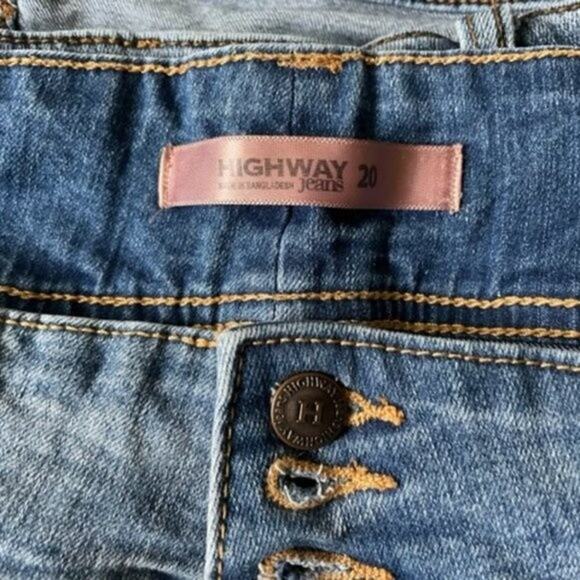 Highway Jean short - size 20 - Picture 2 of 2